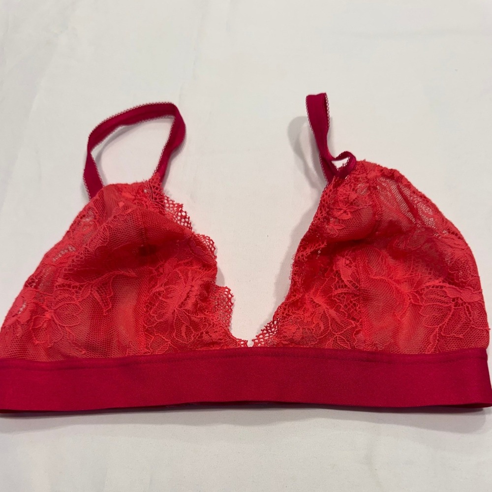 Etam Red Floral Lace Bralette V-Neck Sheer Mesh Wireless Bra Small Red Excellent